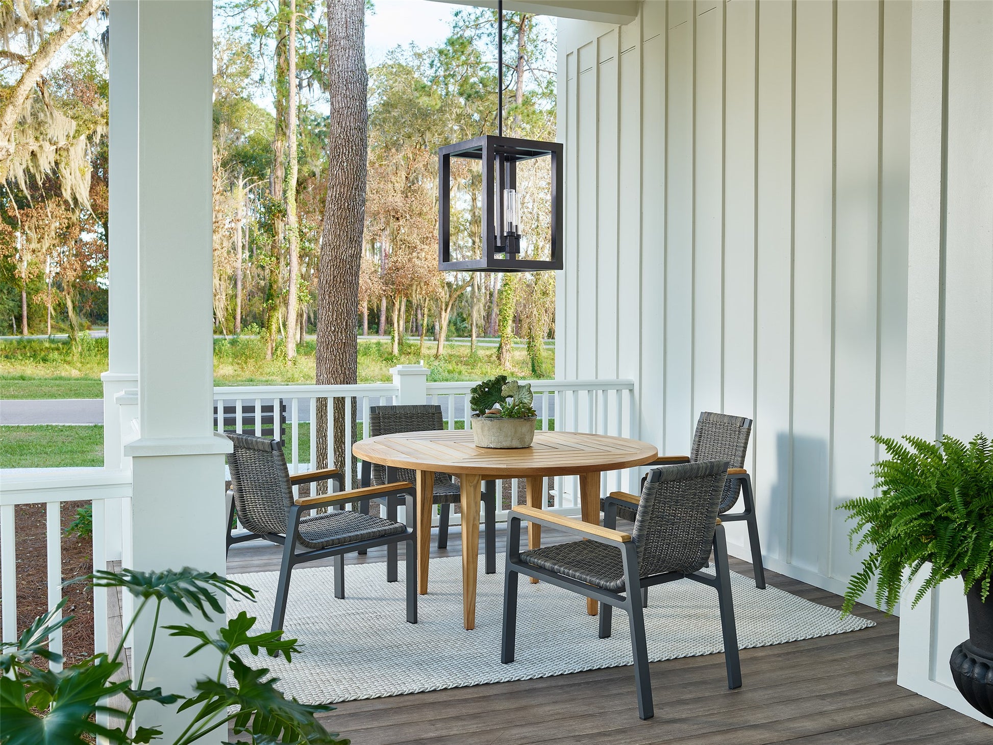 Chesapeake Round Dining Table