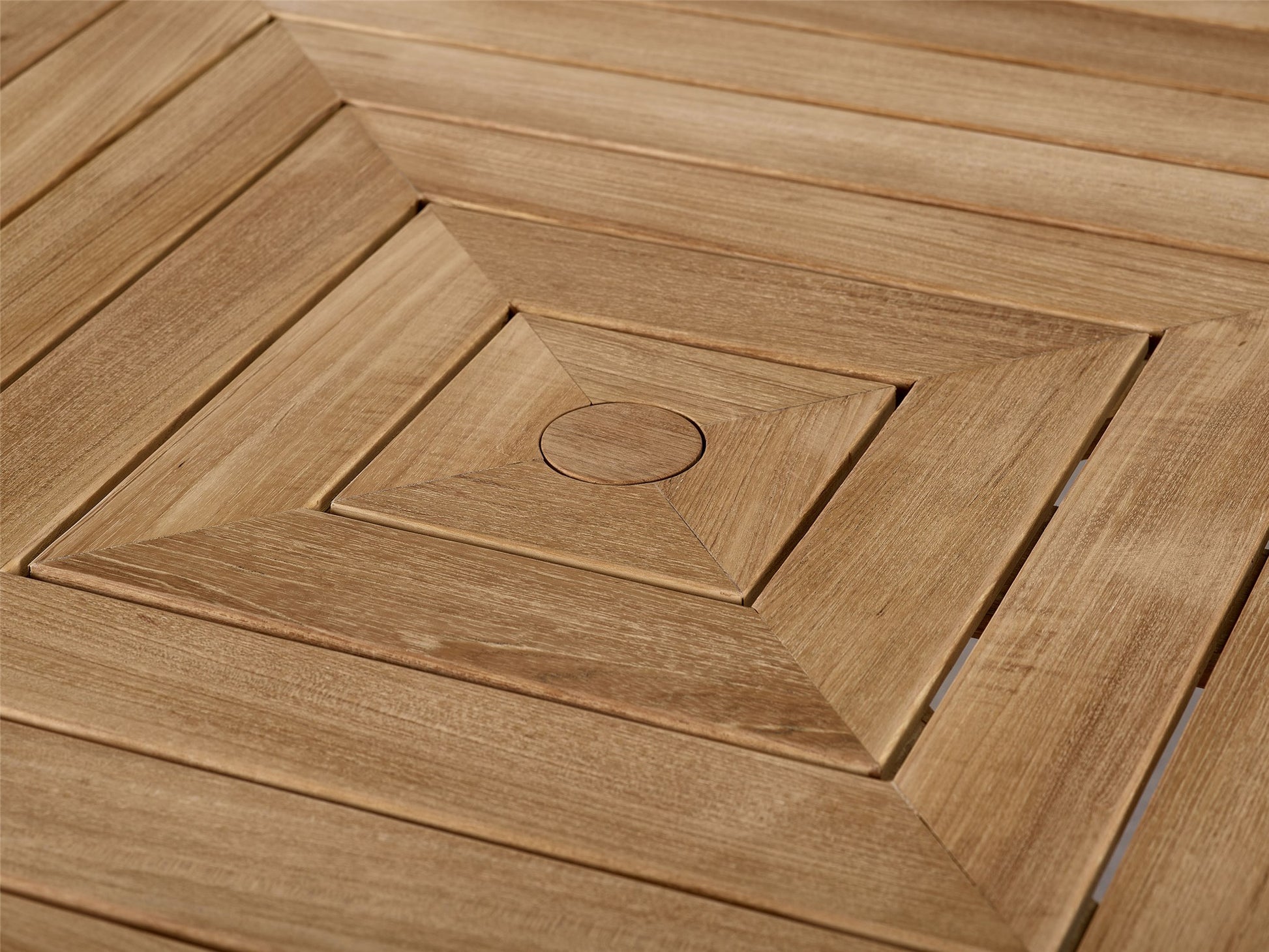 Chesapeake Round Dining Table