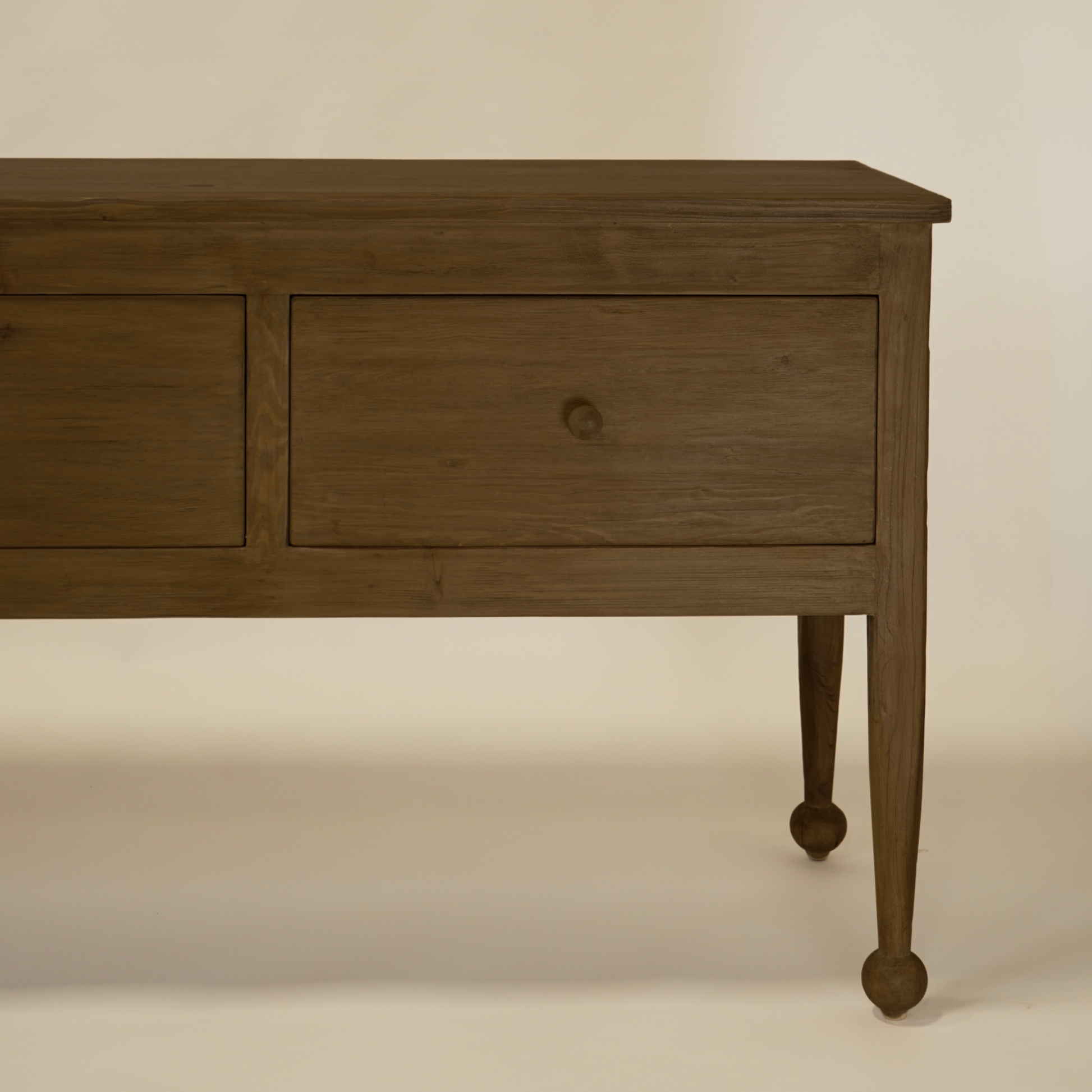 Margot Console