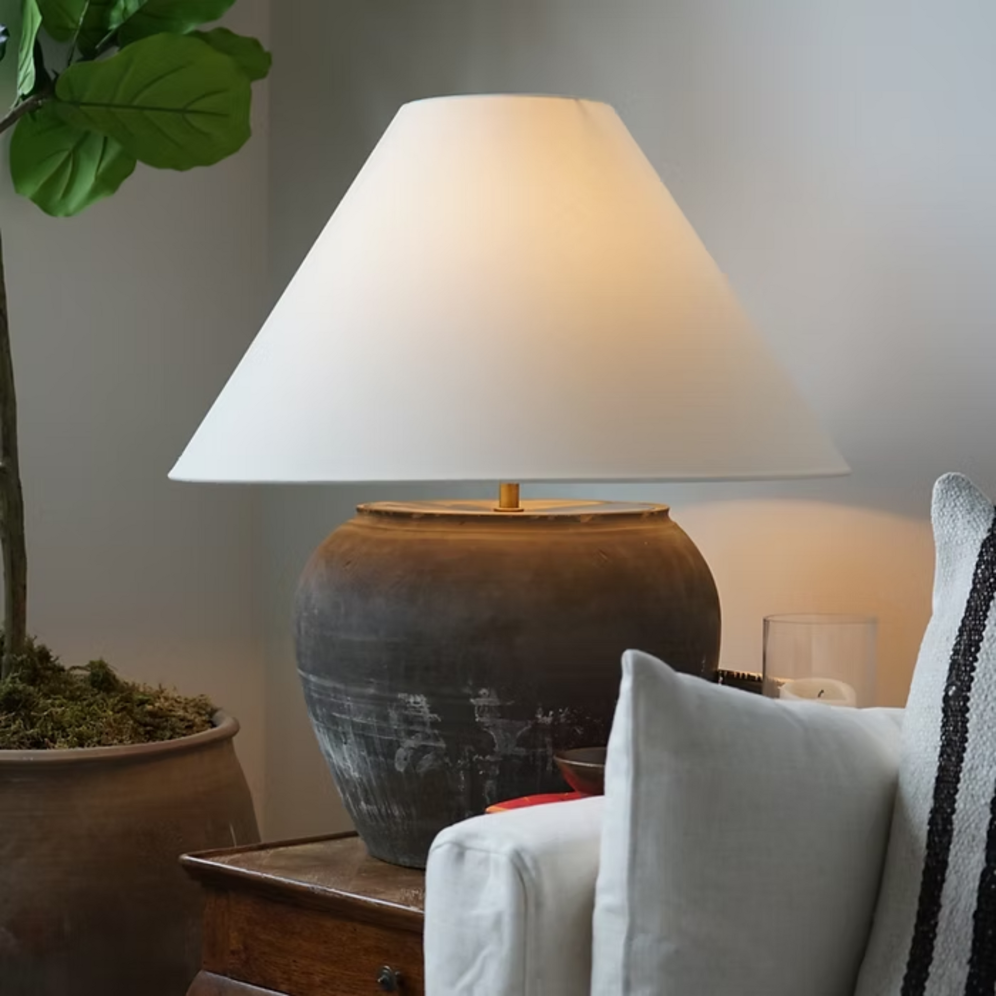 Louis I Vintage Pot Lamp