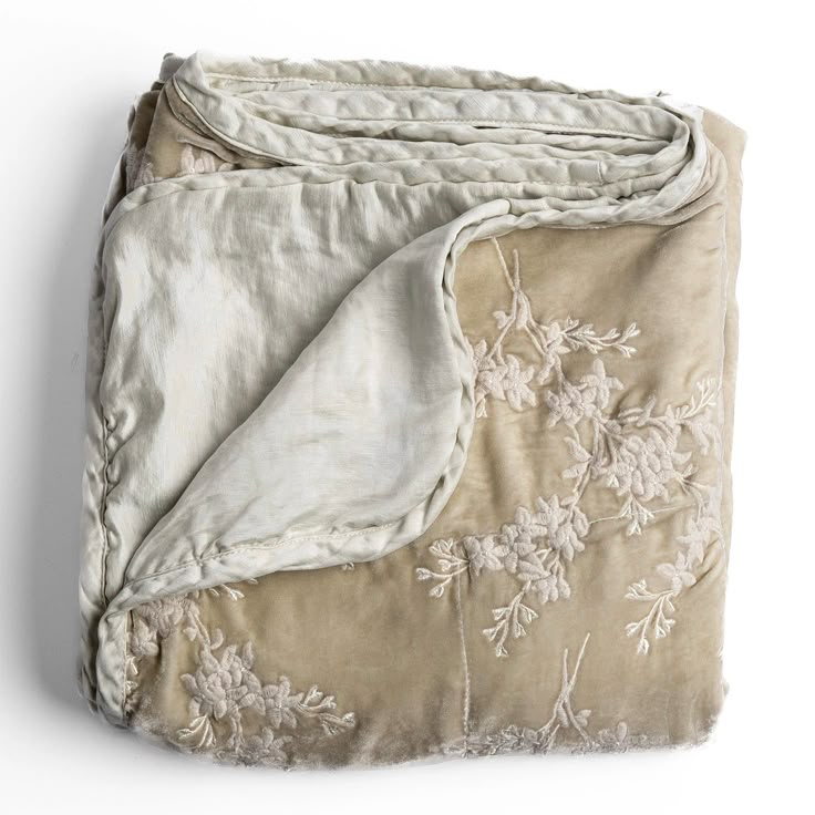 Lynette Bed Blanket