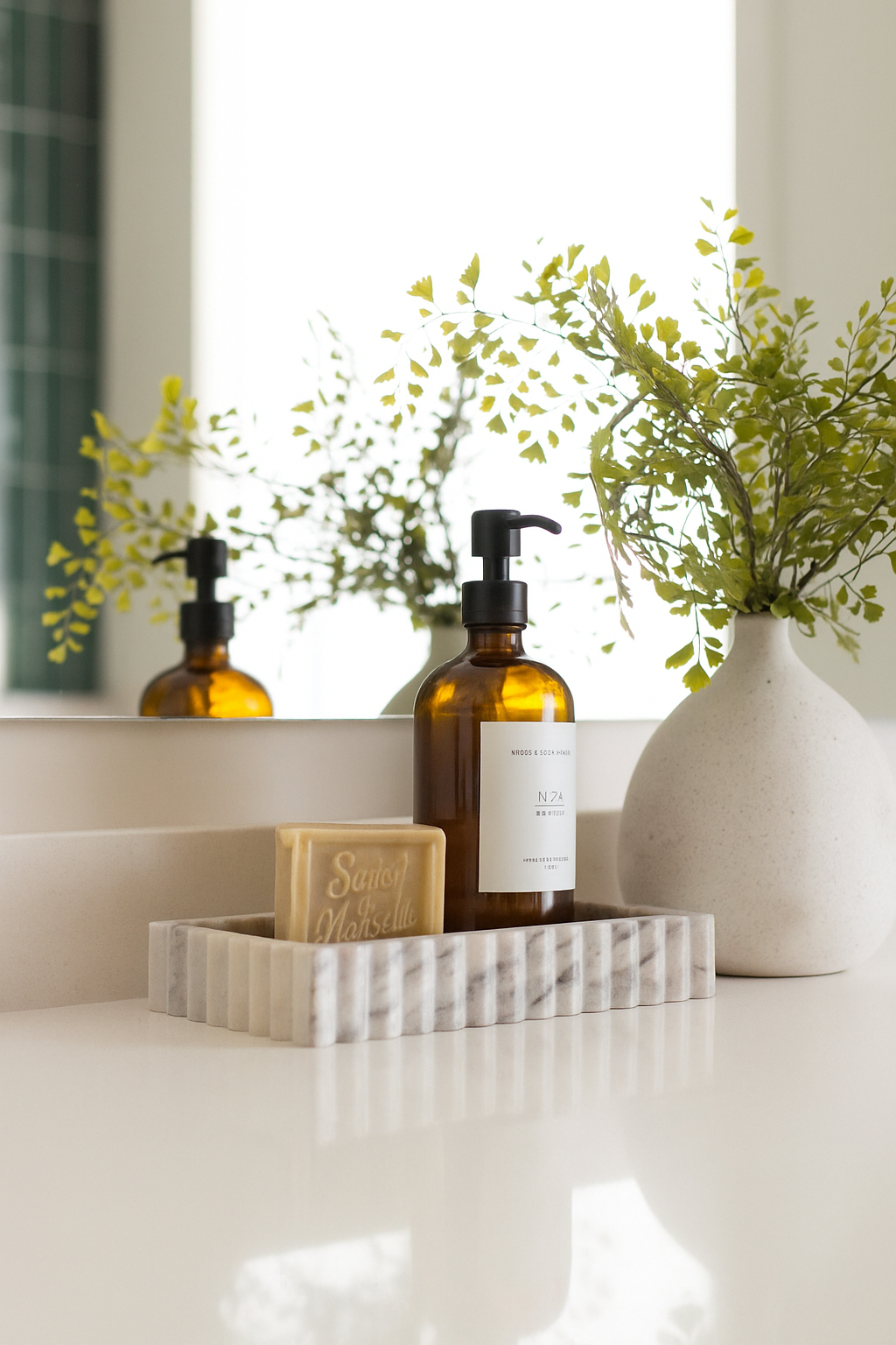 Scalloped Marble Fluted Tray