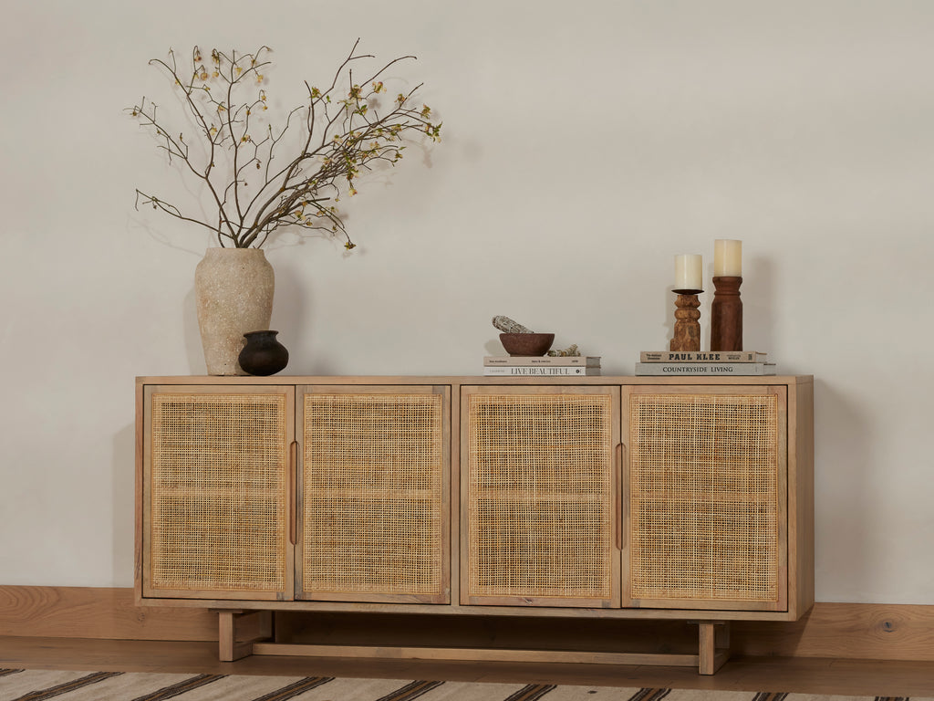 INTERIORDESIGN_GUELPH_TORONTO_GTA_OAKVILLE_LIVING_ROOM_SIDEBOARD_BUFFET