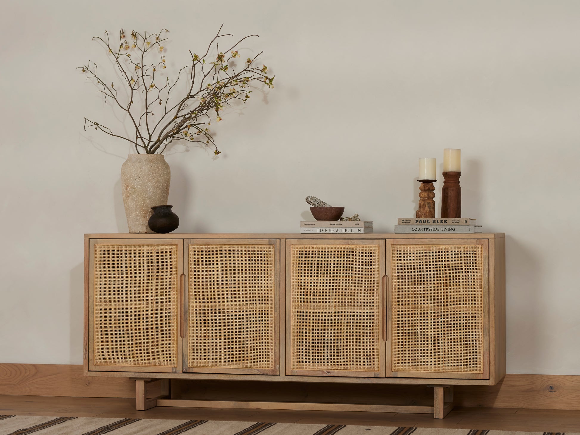 INTERIORDESIGN_GUELPH_TORONTO_GTA_OAKVILLE_LIVING_ROOM_SIDEBOARD_BUFFET