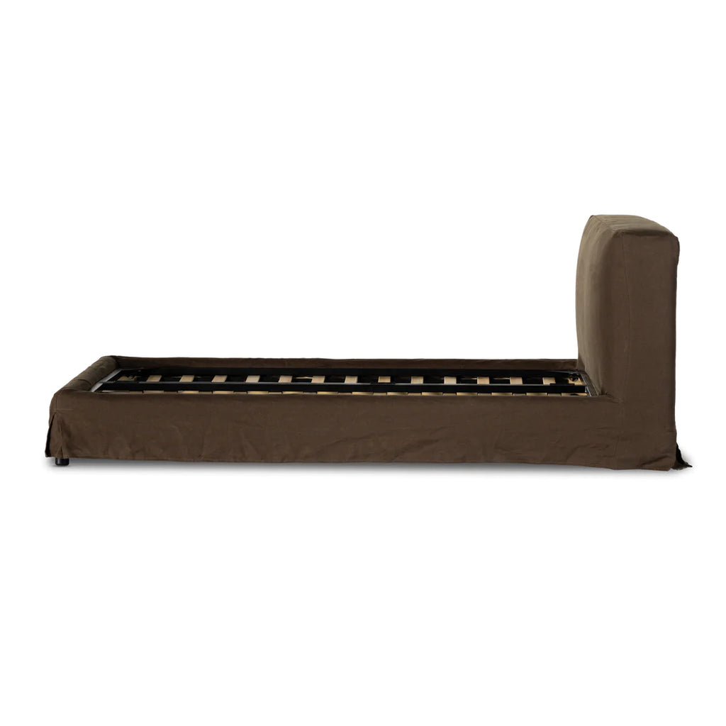 Calla Brussels Slipcover Bed