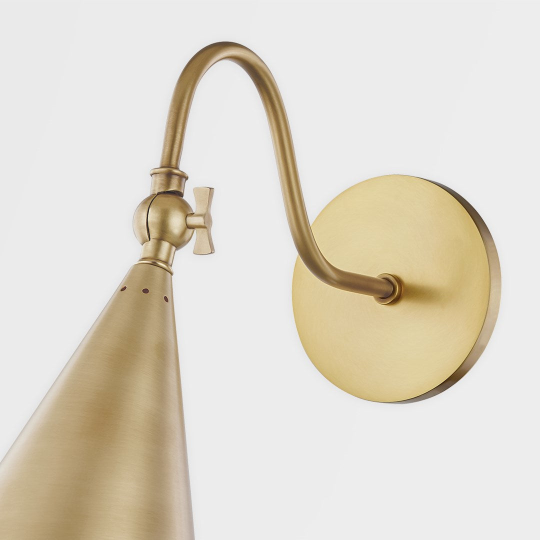 Lupe Sconce