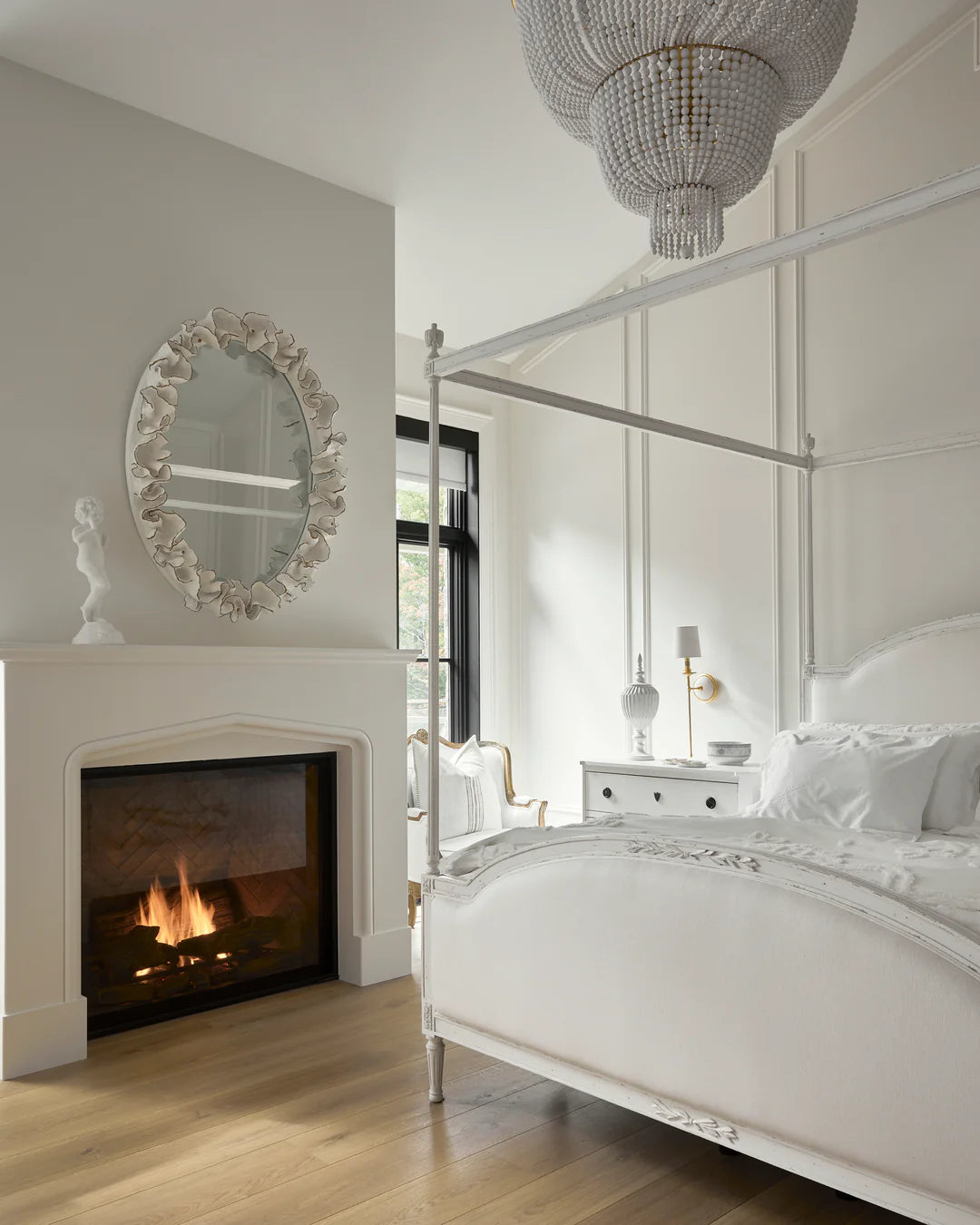 Lillian Canopy Bed - Queen