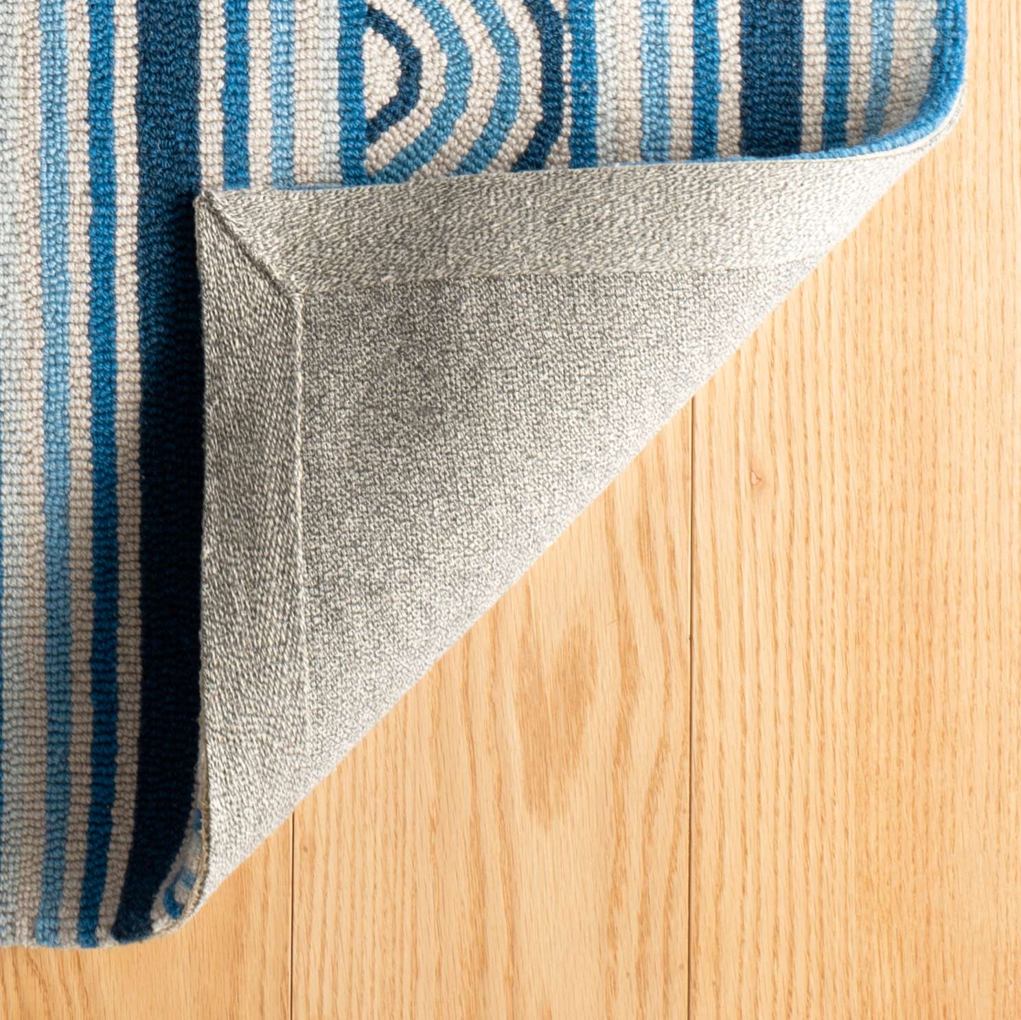 Button Blue Hand Micro Hooked Wool Rug - DA1985 - 10x14