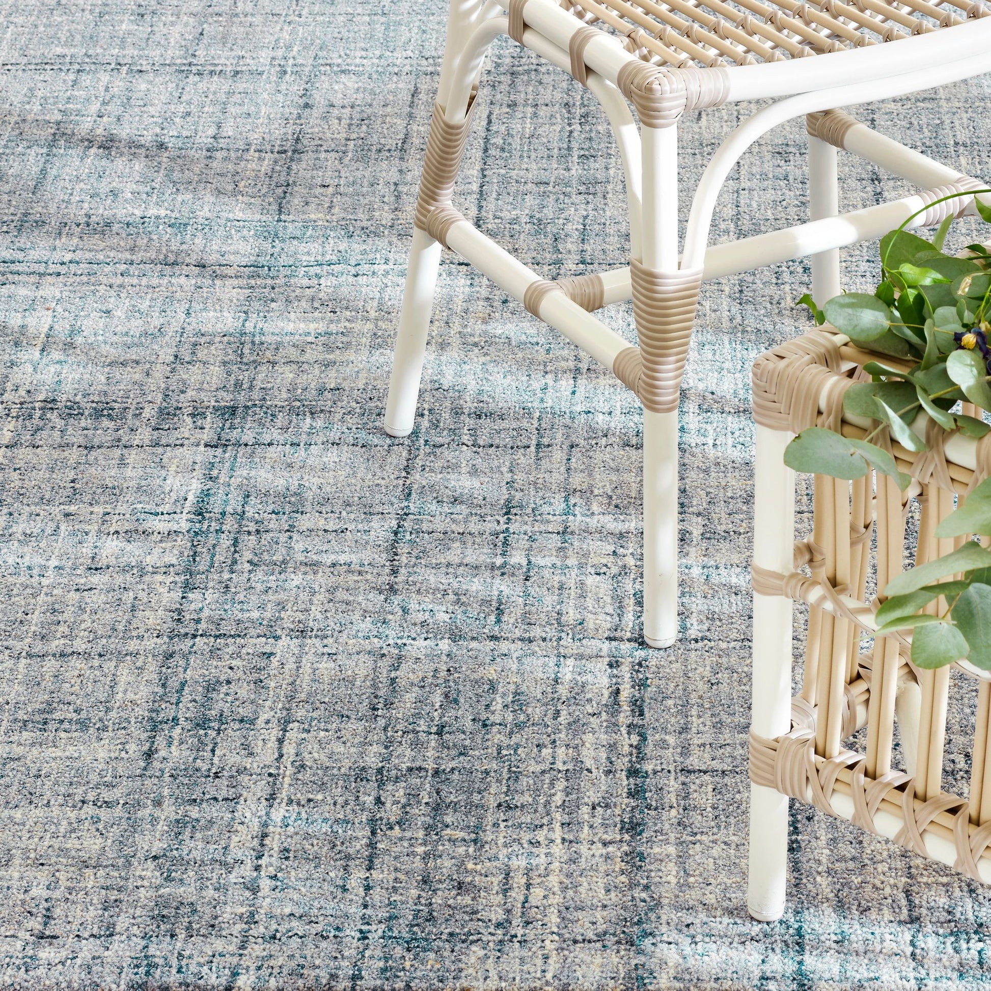 Harris Blue/Ivory Hand Micro Hooked Wool Rug - DA1183 - 10x14