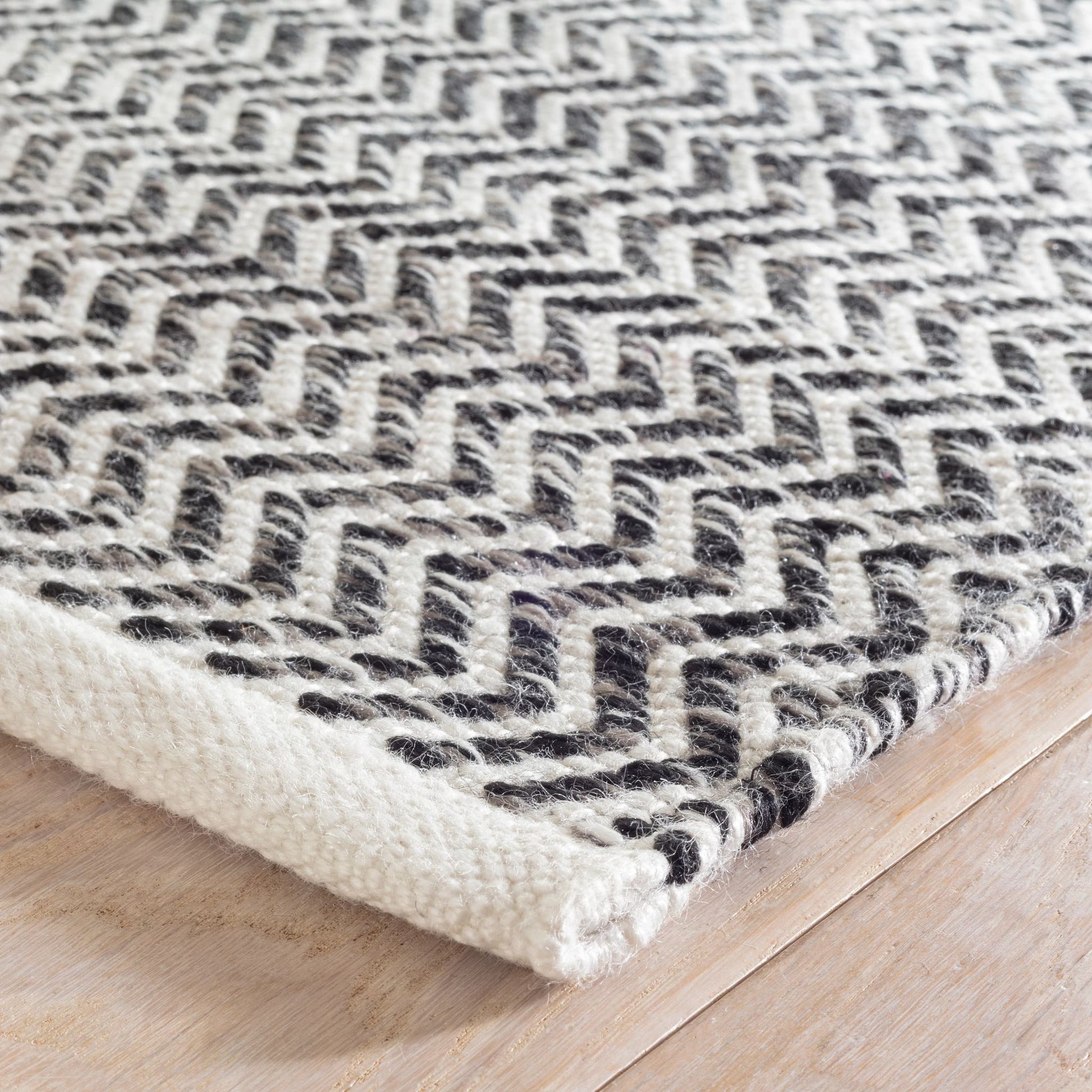 Coastal Black Handwoven Indoor/Outdoor Rug - DA1906 - 10x14