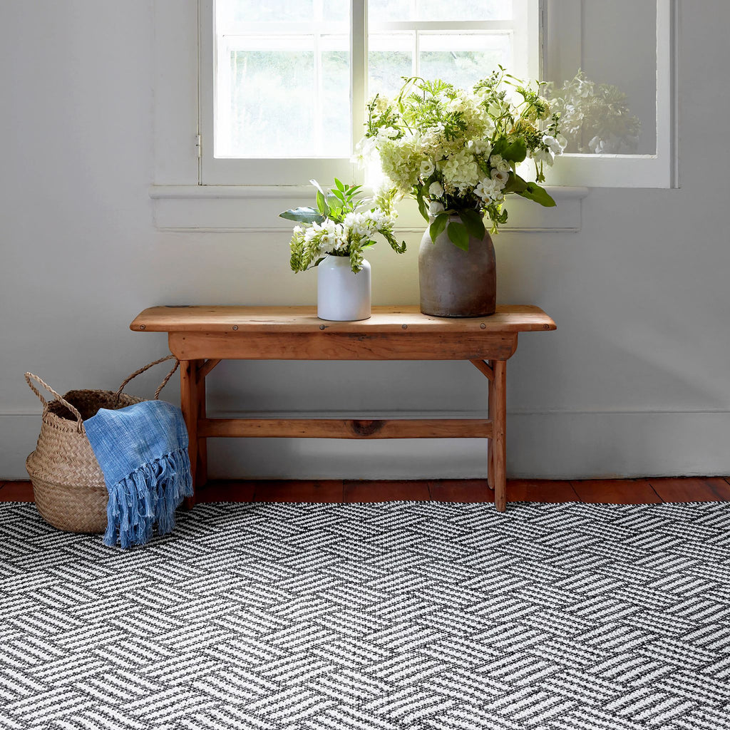 Crisscross Black Handwoven Indoor/Outdoor Rug - DA1907 - 10x14