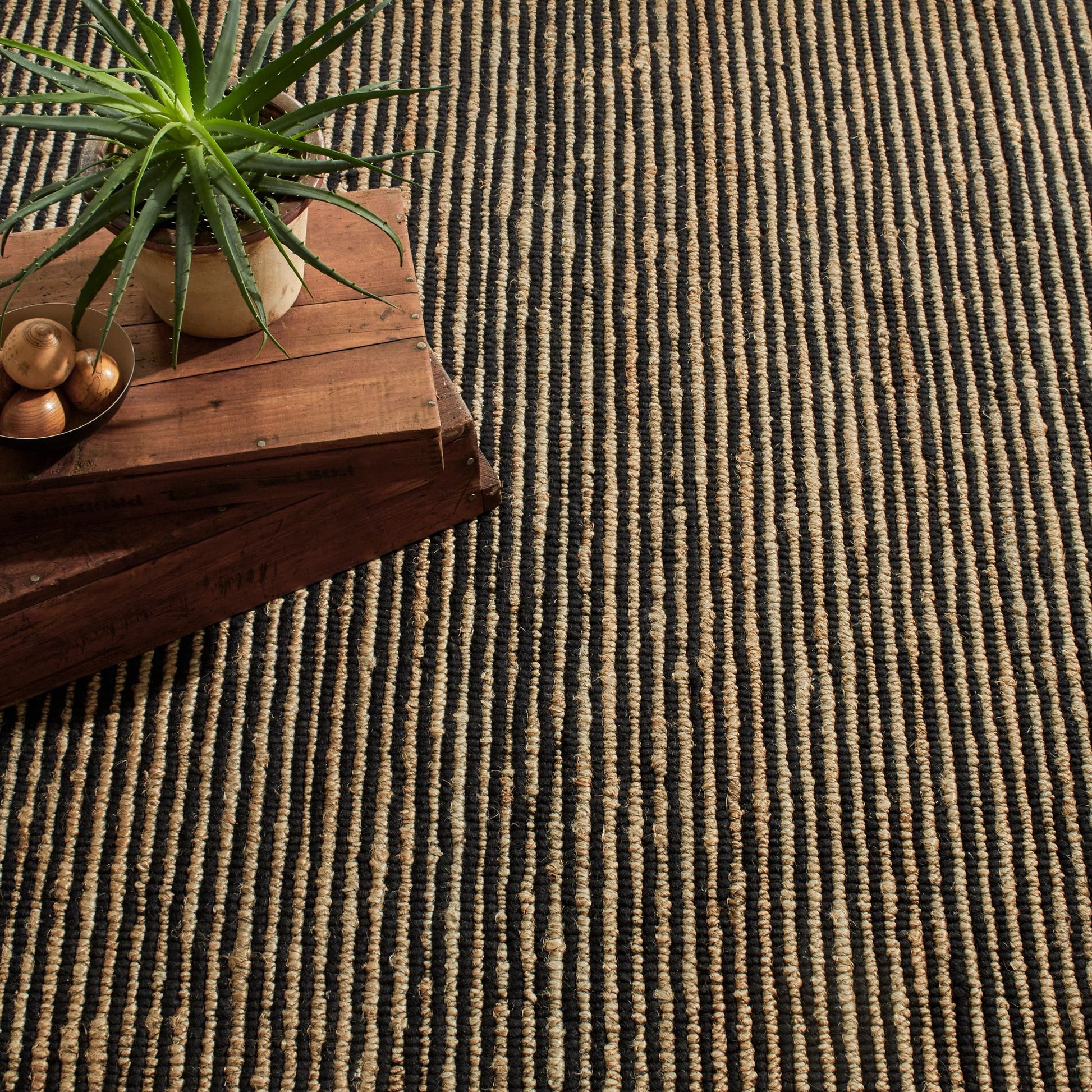 Twiggy Black Handwoven Wool/Jute Rug - DA1934 - 10x14