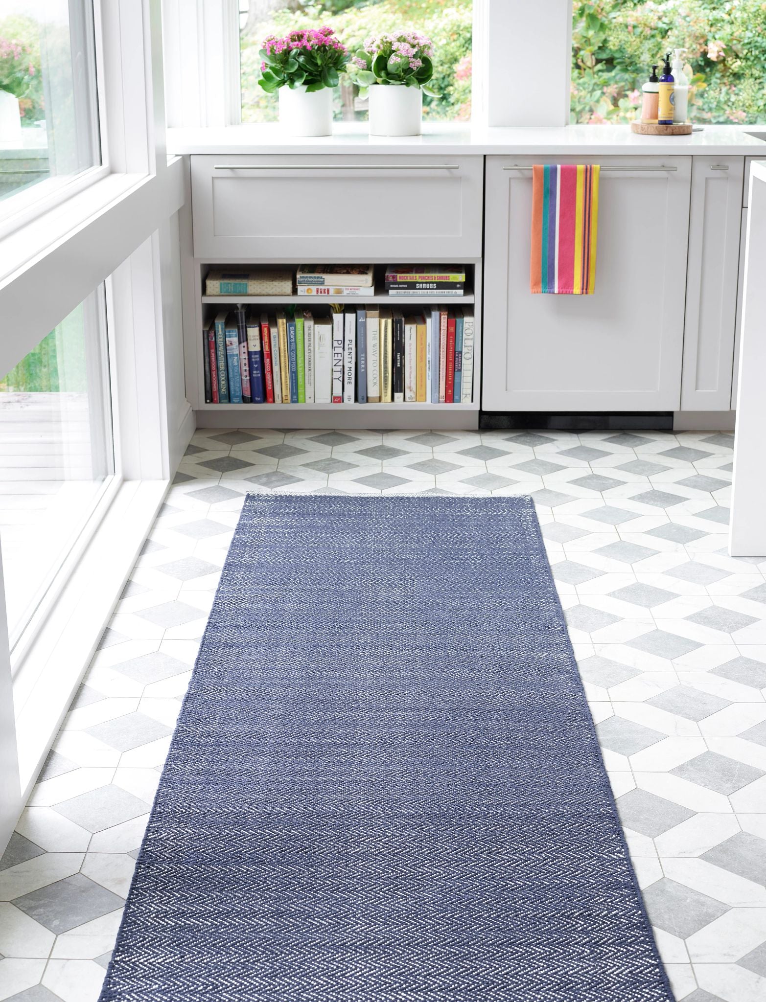Herringbone Indigo/White Handwoven Indoor/Outdoor Rug - DA285 - Runner-2.5x18