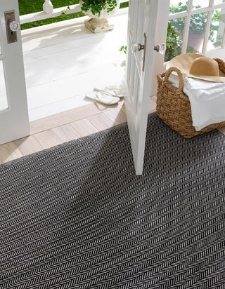 Herringbone Black/Ivory Handwoven Indoor/Outdoor Rug - DA971 - Runner-2.5x18