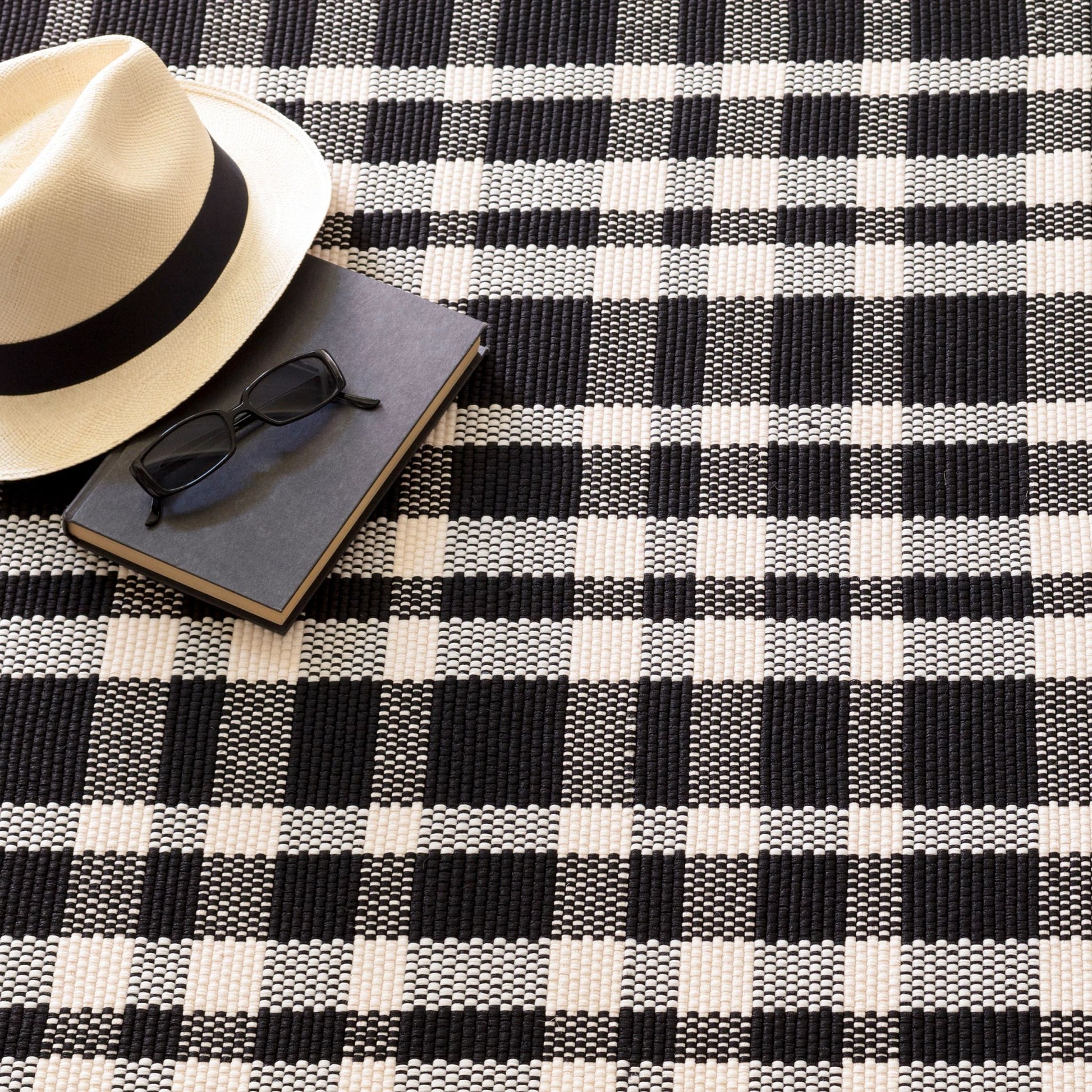 Tattersall Black Handwoven Indoor/Outdoor Rug - DA982 - Runner-2.5x18