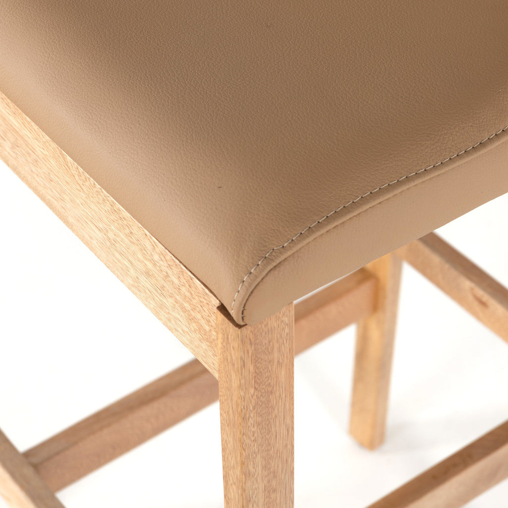 Robyn Stool