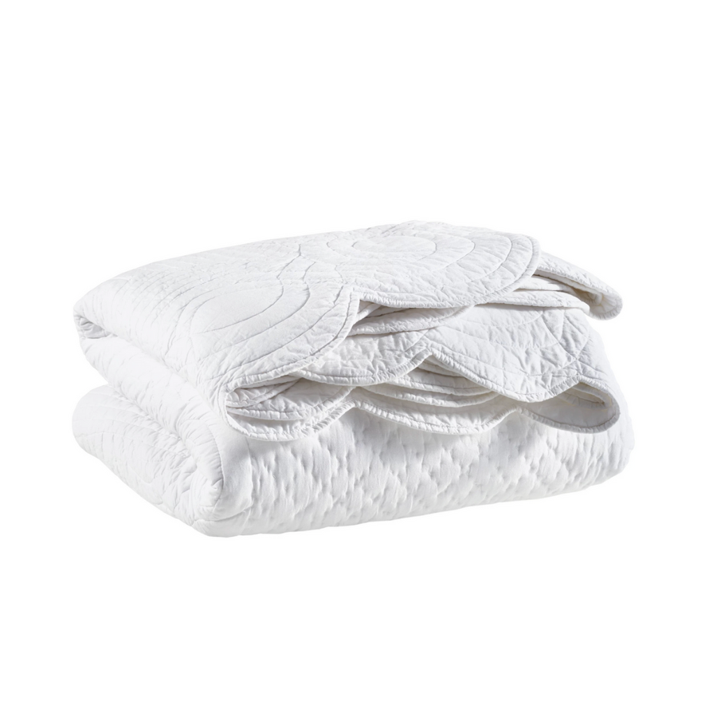 Scallop White Quilt