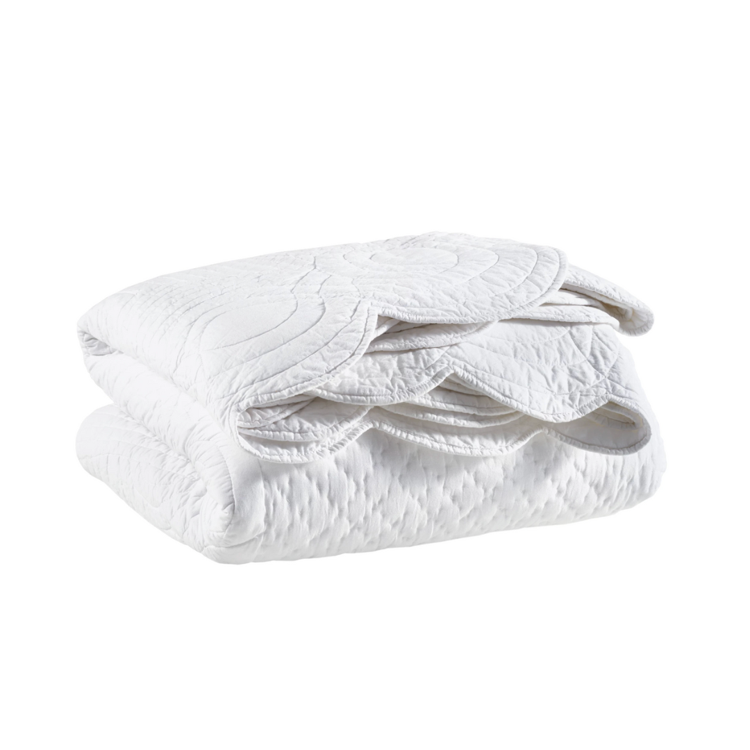 Scallop White Quilt