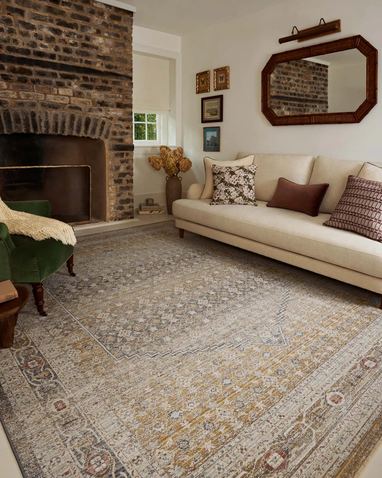 Chris Loves Julia x Loloi, Ida Stone / Gold Rug