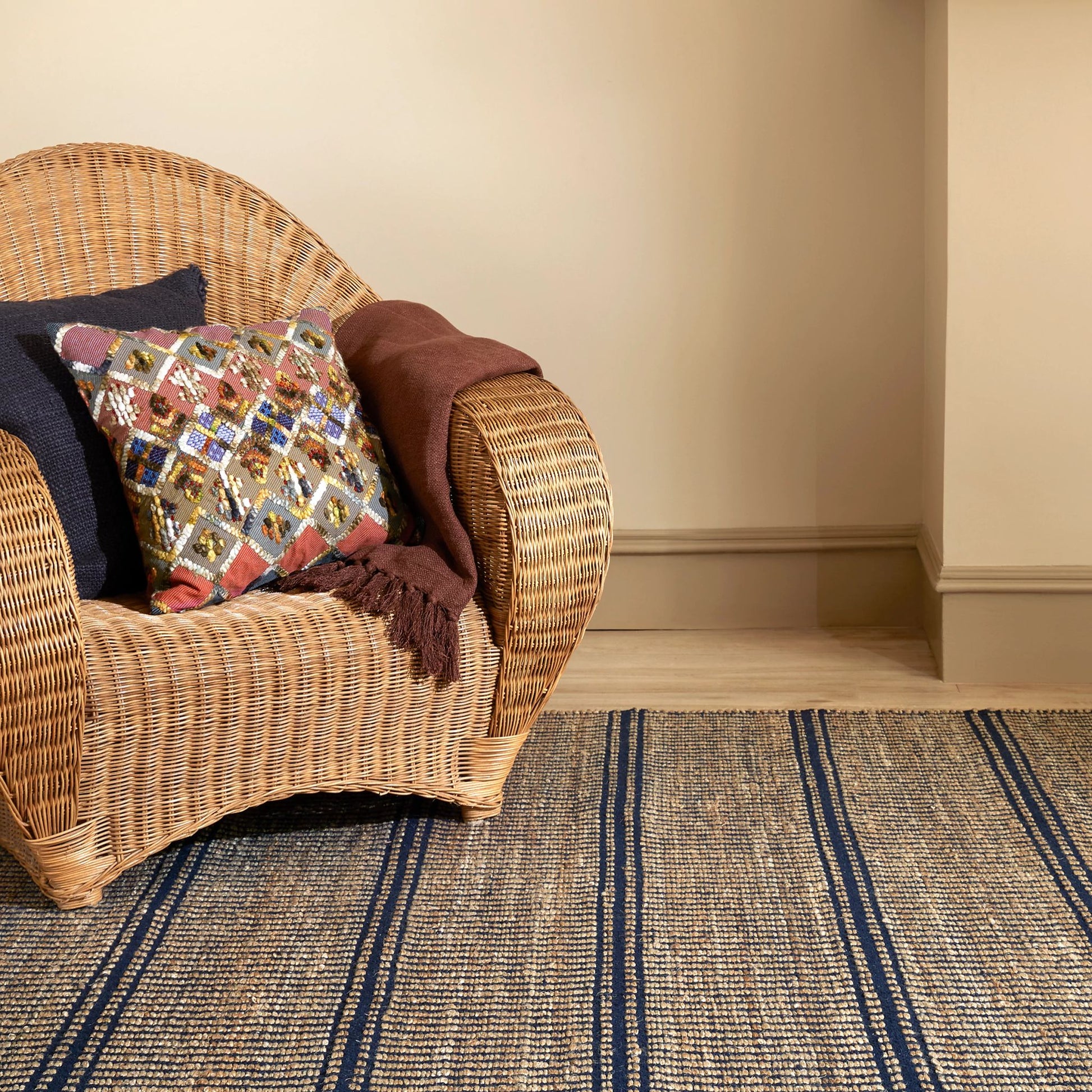Arbor Navy Handwoven Jute Rug - DA1969 - 10x14