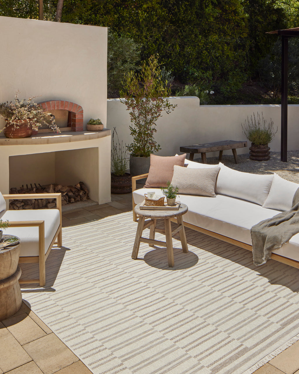 Amber Lewis × Loloi Malibu III Ivory / Dove Rug