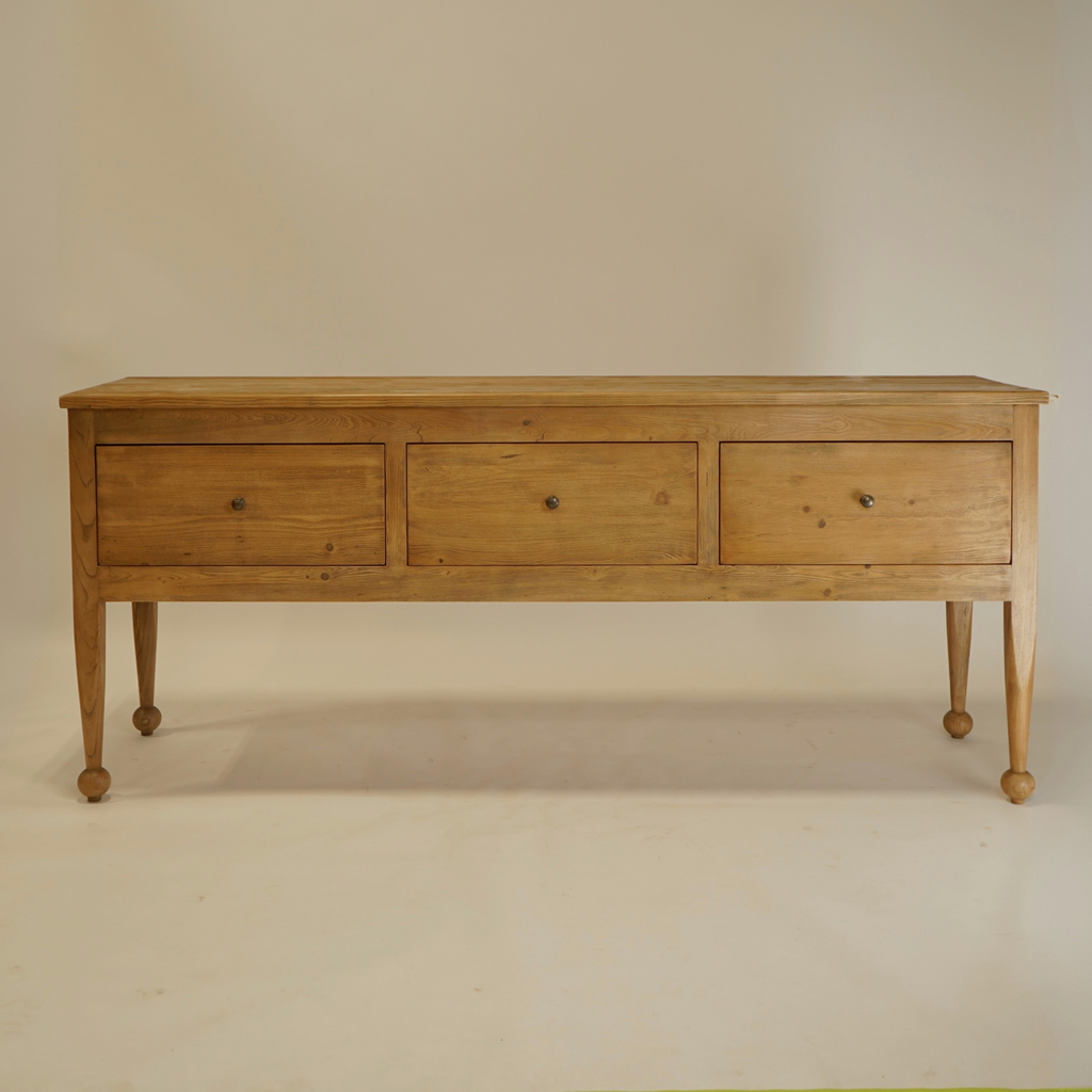 Margot Console