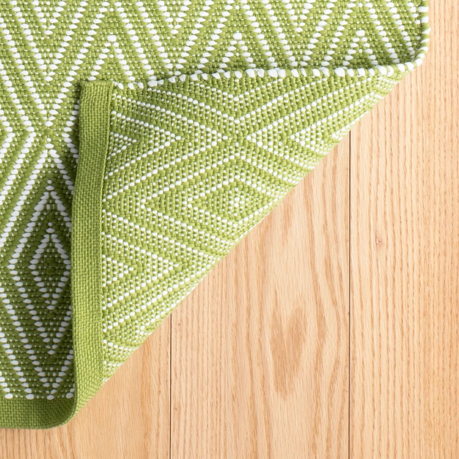 Diamond Sprout/White Handwoven Indoor/Outdoor Rug - RDB100 - Runner-2.5x18