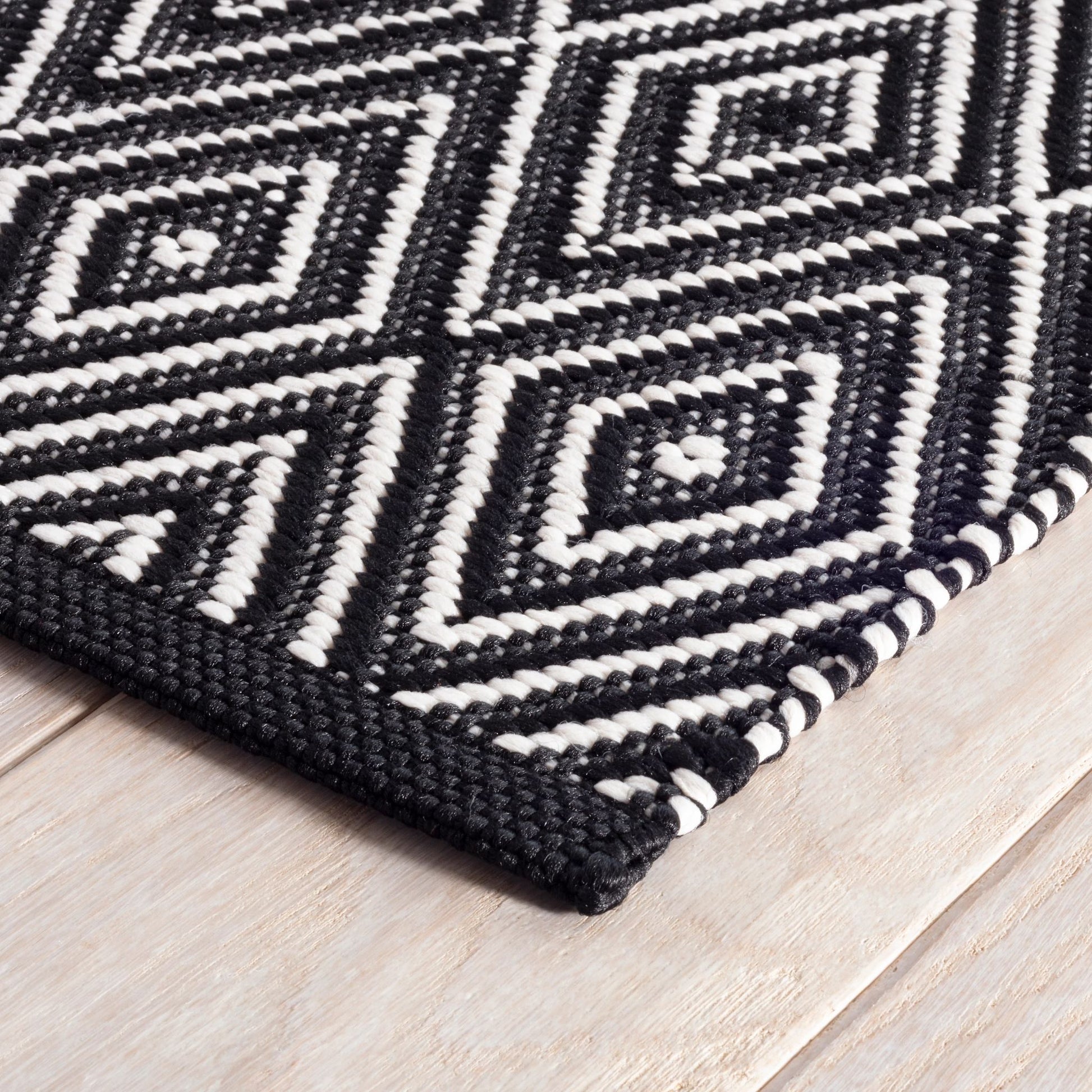 Diamond Black/Ivory Handwoven Indoor/Outdoor Rug - RDB170 - Runner-2.5x18