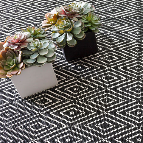 Diamond Black/Ivory Handwoven Indoor/Outdoor Rug - RDB170 - Runner-2.5x18
