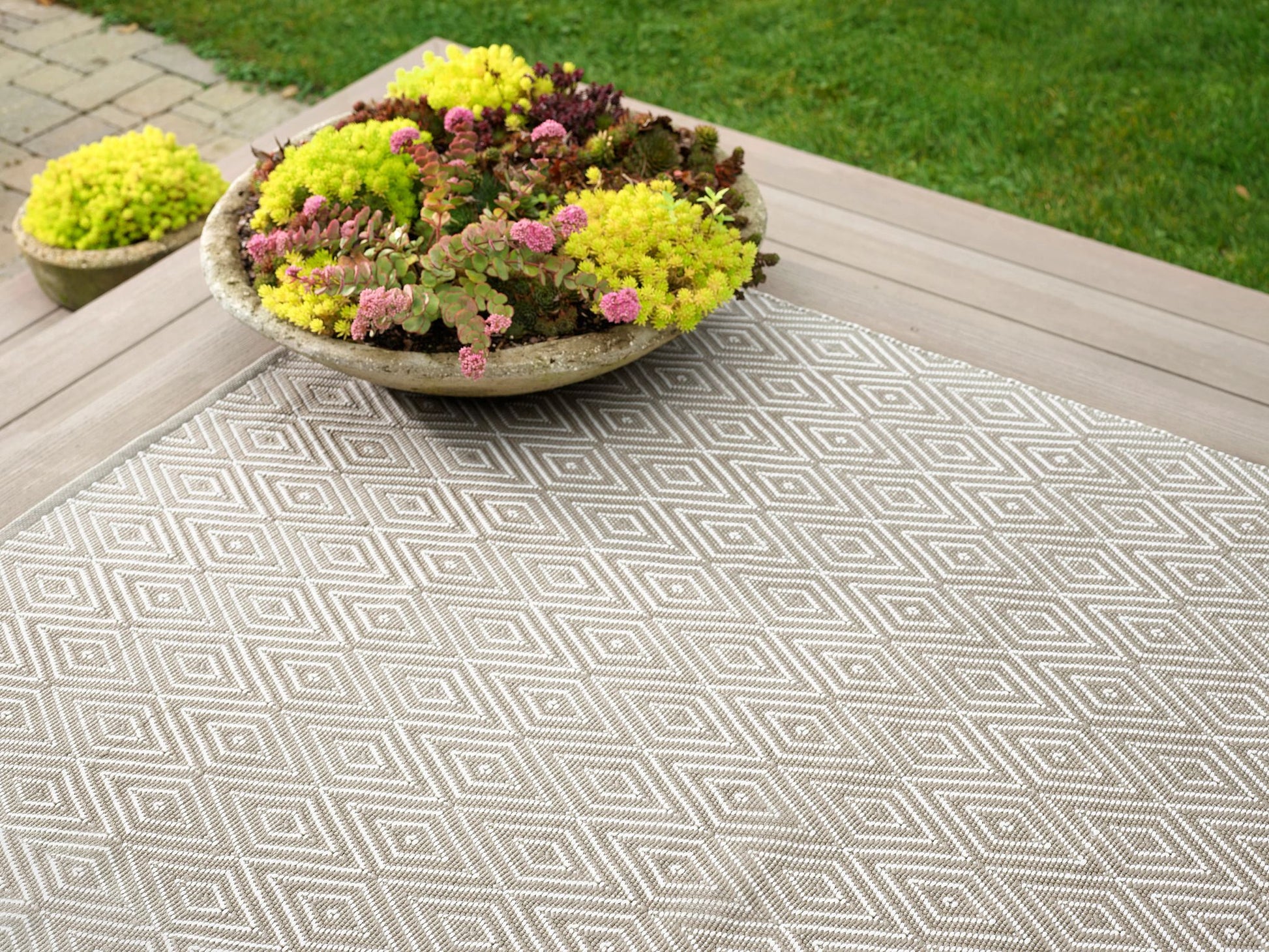 Diamond Platinum/White Handwoven Indoor/Outdoor Rug - RDB203 - Runner-2.5x18