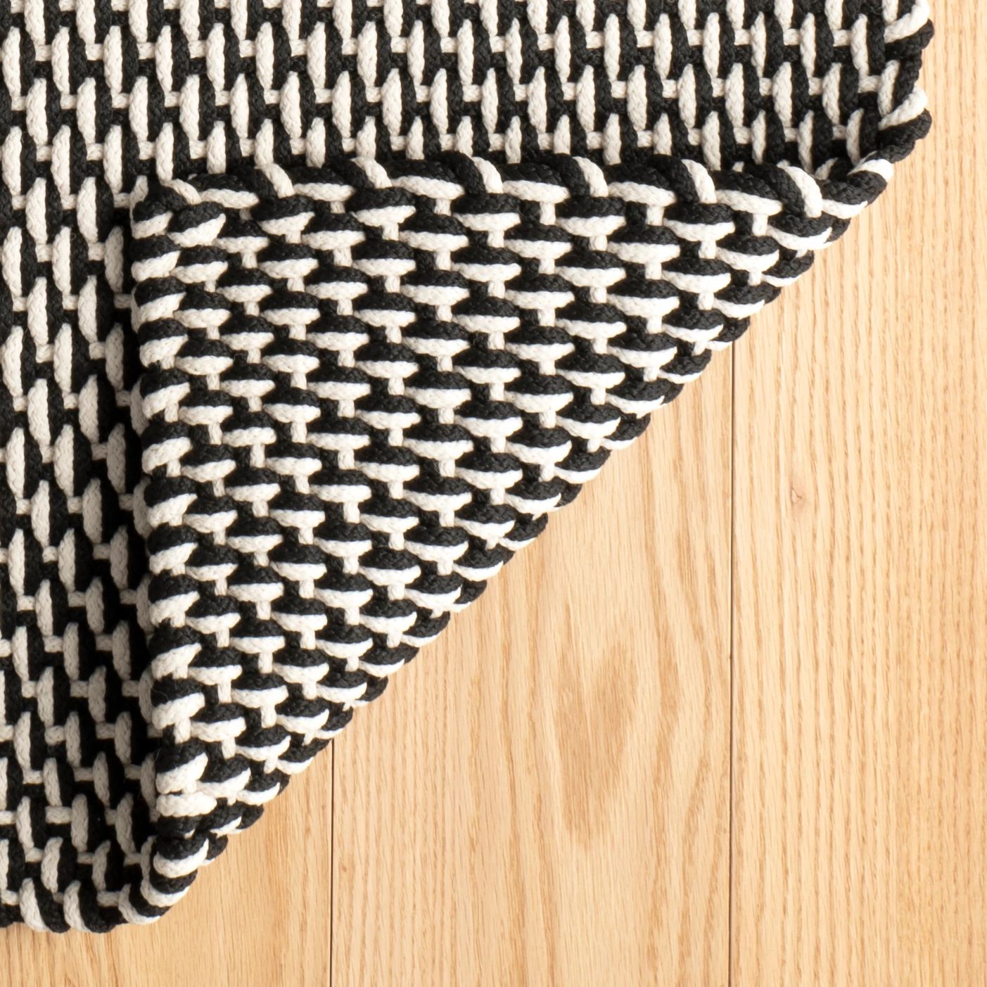Two-Tone Rope Black/Ivory Handwoven Indoor/Outdoor Rug - RDB219 - 12x16