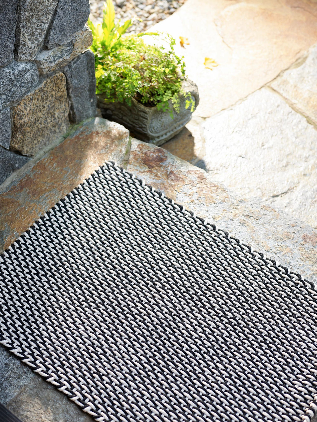 Two-Tone Rope Black/Ivory Handwoven Indoor/Outdoor Rug - RDB219 - 12x16