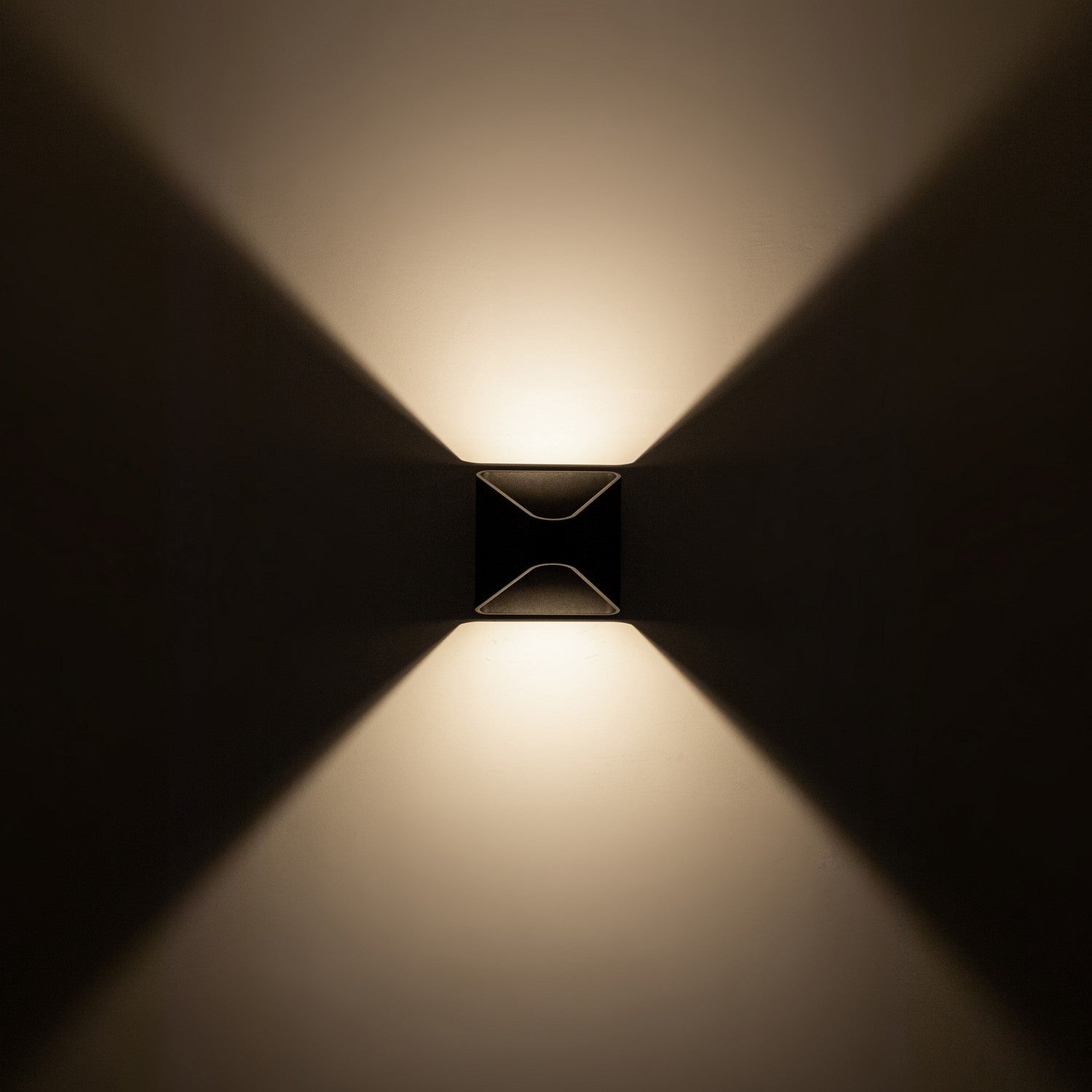 Ellis Exterior Wall Sconce